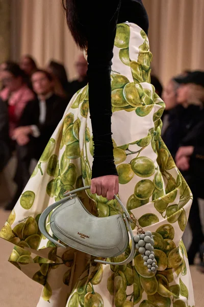 Look 92